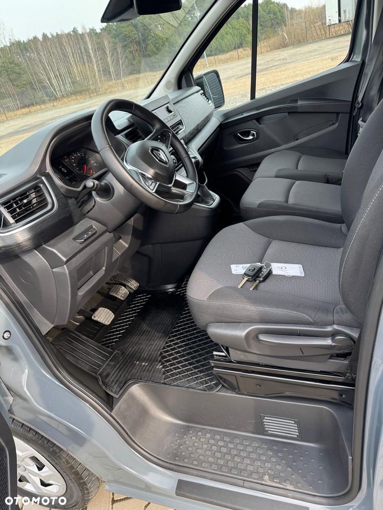 Renault Trafic - 16