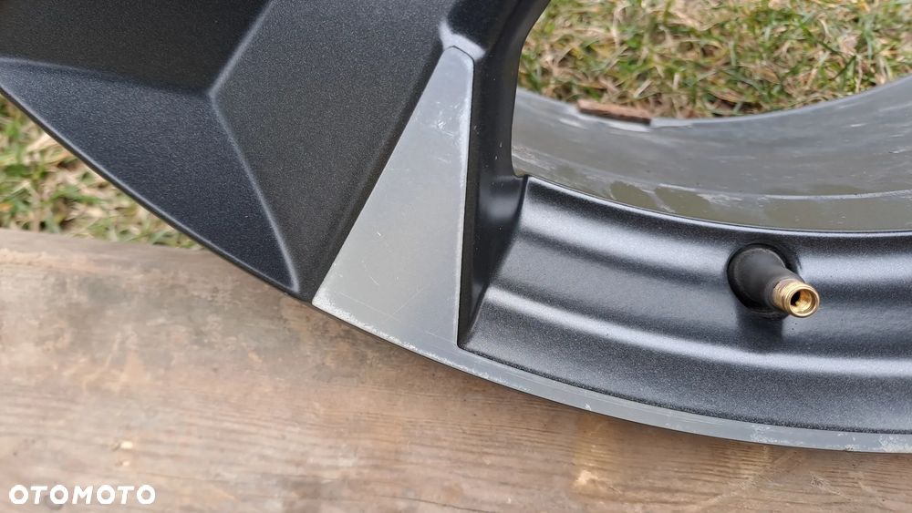 Felga Aluminiowa 19 Seat Ateca Cupra 5x112 ET 45 575601025T - 4