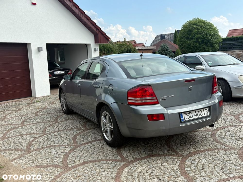 Dodge Avenger 2.0 CRD SE - 8