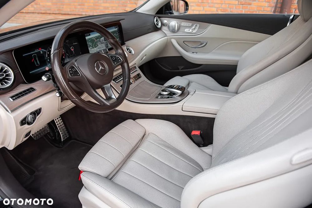 Mercedes-Benz Klasa E 300 9G-TRONIC AMG Line - 15