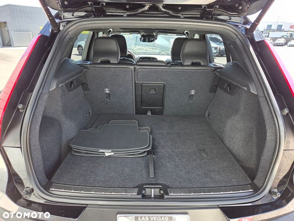 Volvo XC 40 B5 B AWD Geartronic RDesign - 14