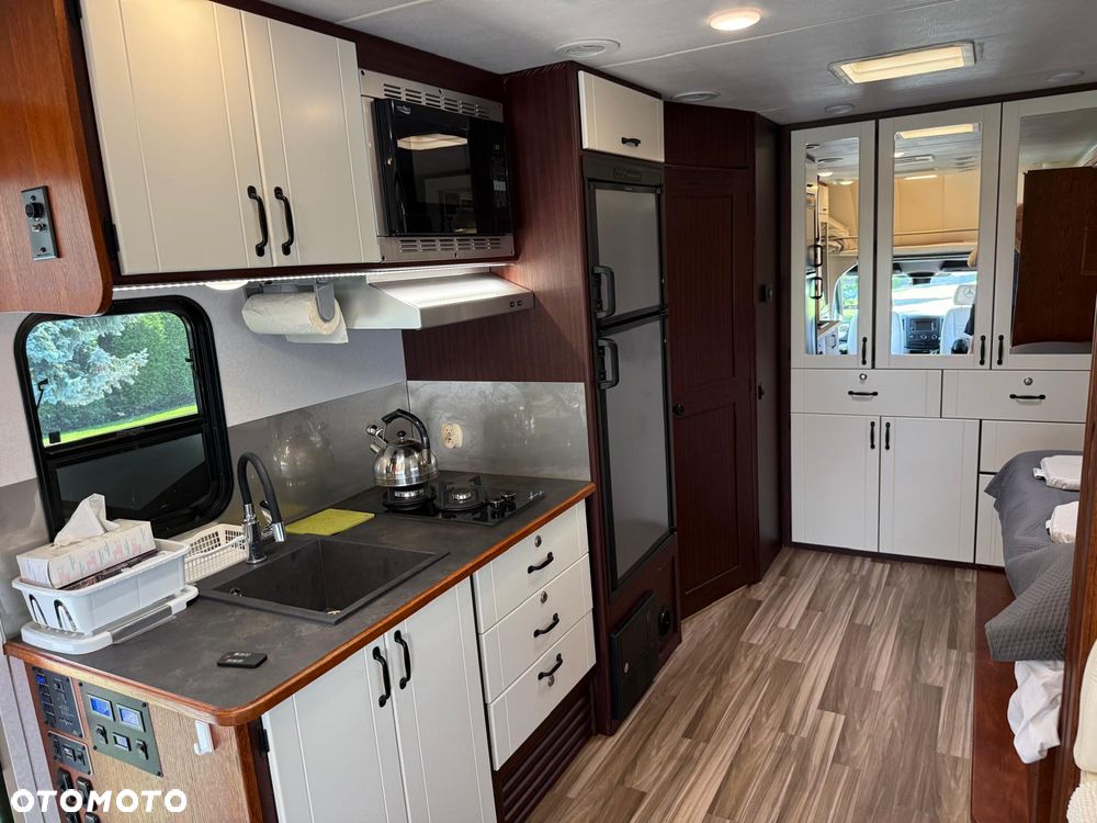 Mercedes-Benz Sprinter - 15