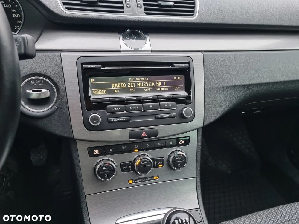 Volkswagen Passat 2.0 TDI Highline - 14