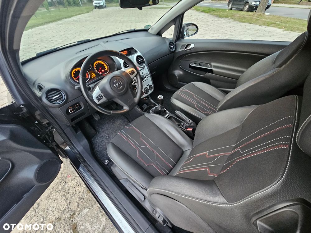 Opel Corsa 1.4 16V 150 Jahre - 8