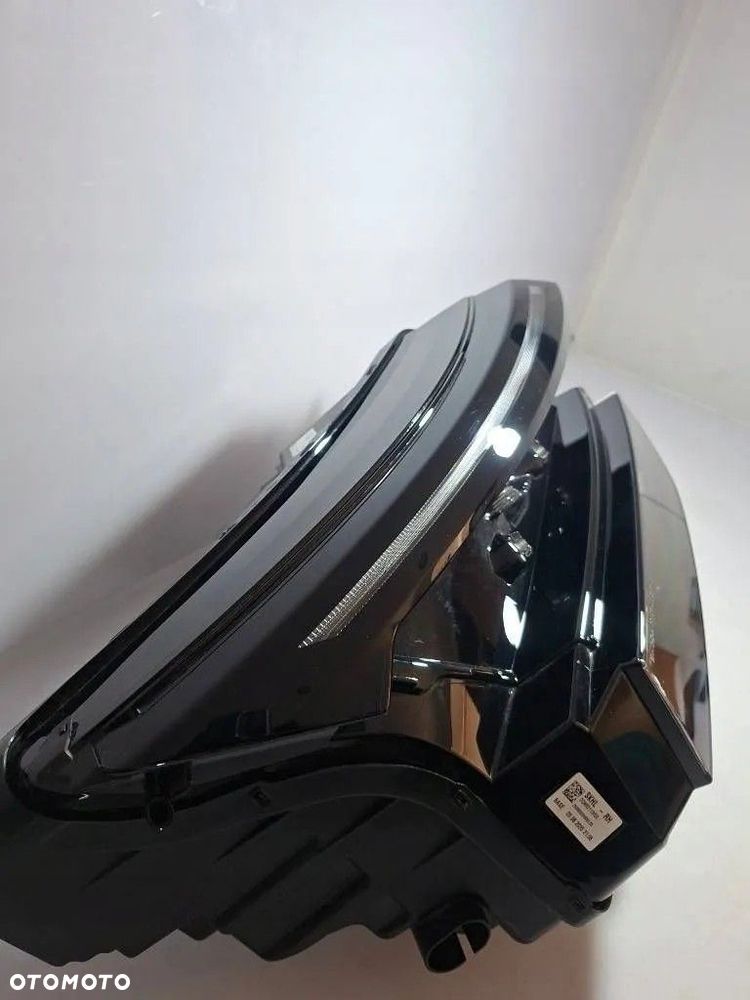 Skoda Elroq 2025 Prawa strona Reflektor FULL LED 5LB941010 SUPER STAN - 6
