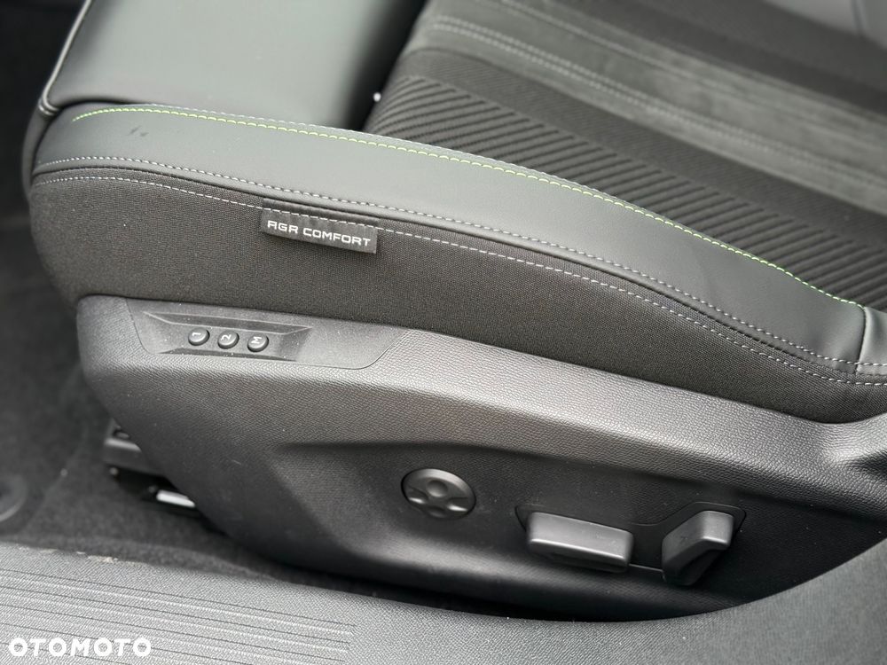 Peugeot 408 1.2 PureTech mHEV GT S&S e-DSC6 - 17