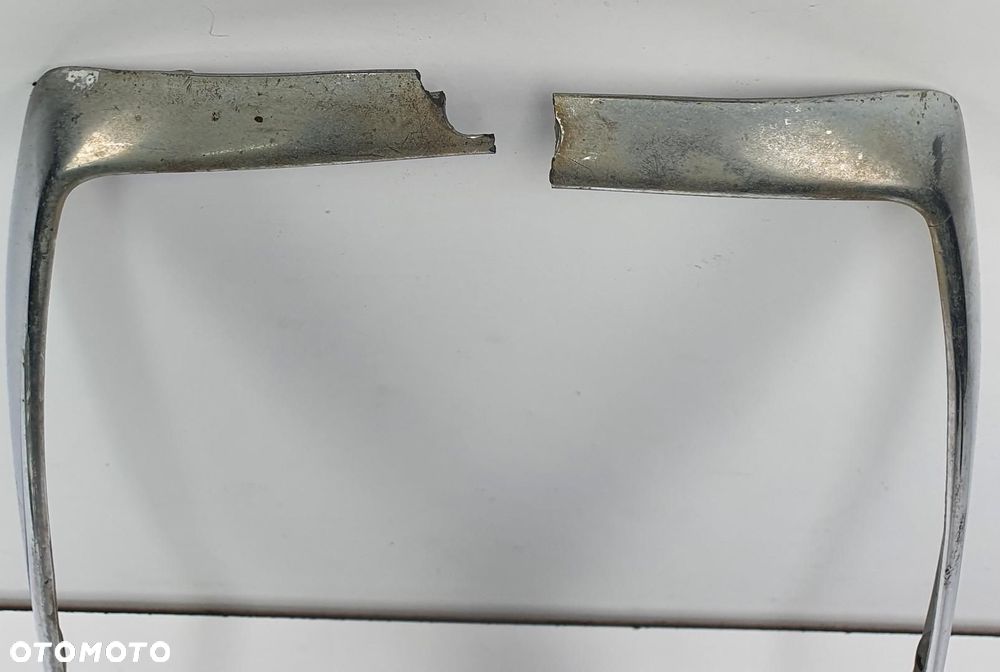 RAMKA LISTWA LAMPY PRAWY PRZÓD CHROM MERCEDES W115 W114 - 2