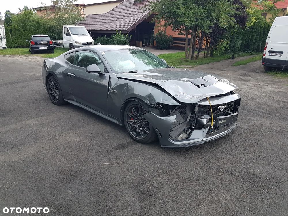 Ford Mustang - 2