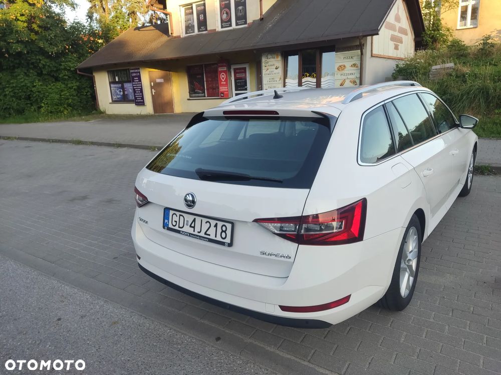 Skoda Superb 2.0 TDI SCR Ambition DSG - 6
