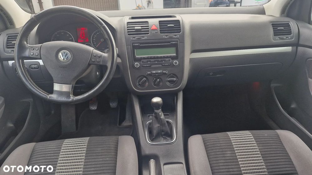 Volkswagen Golf - 11