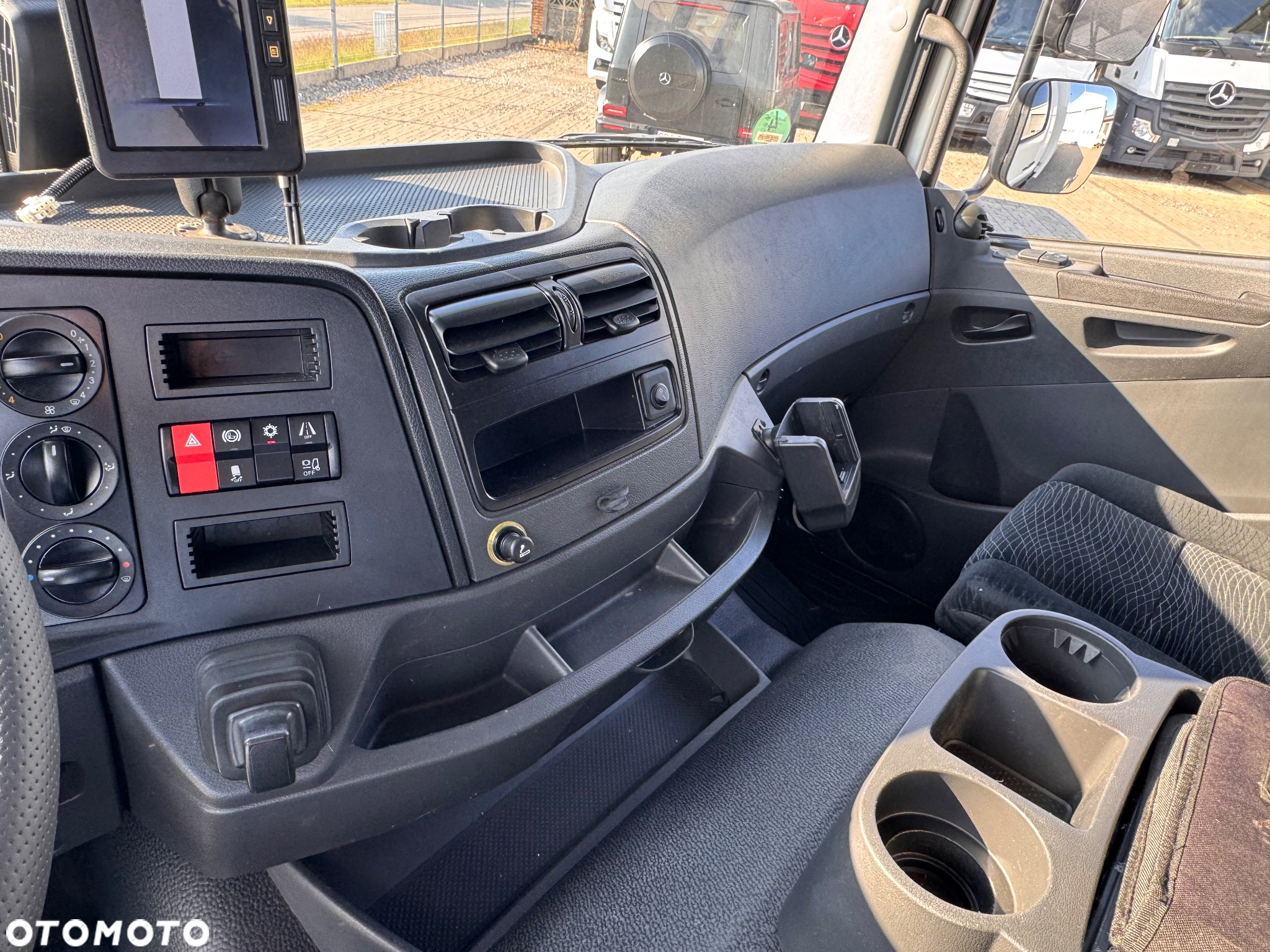 Mercedes-Benz ATEGO - 35