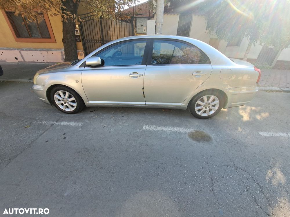 Toyota Avensis 1.8 Sedan Luna - 7