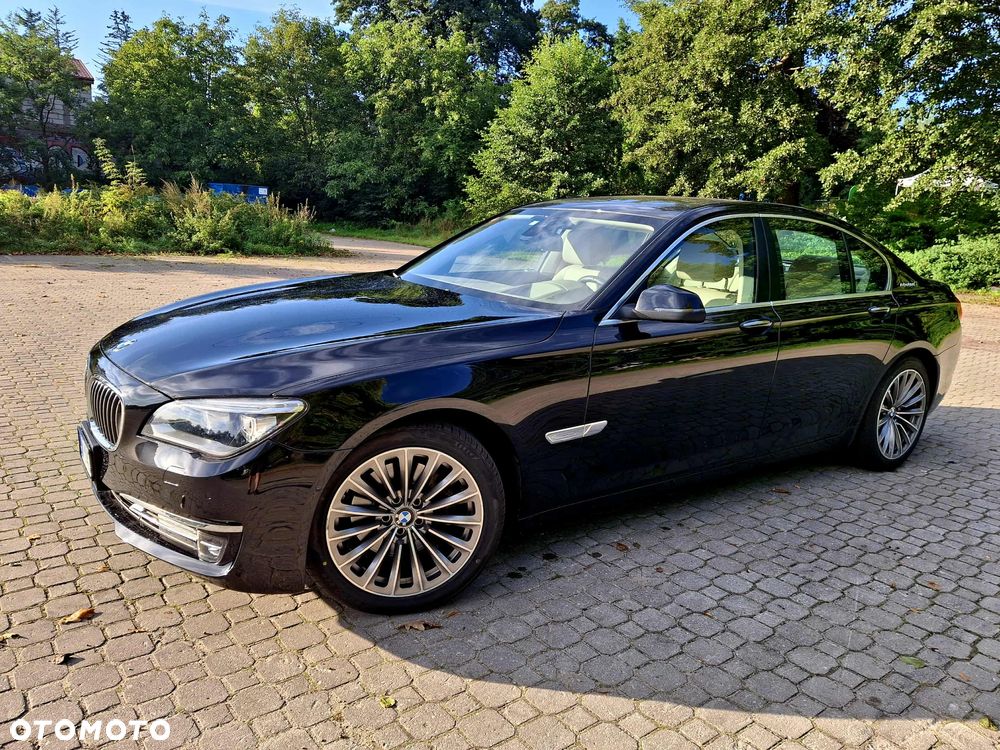 BMW Seria 7 740i - 2