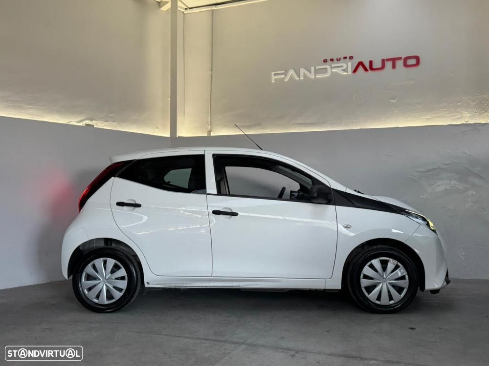 Toyota Aygo x-business - 11