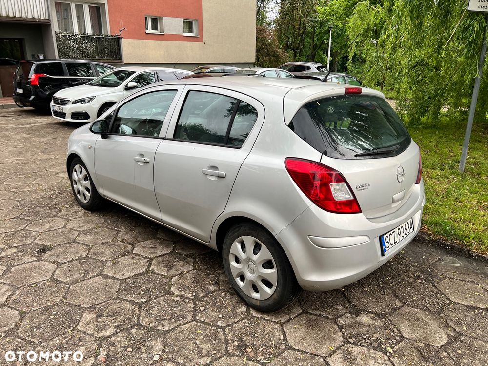 Opel Corsa 1.2 16V Cosmo - 2