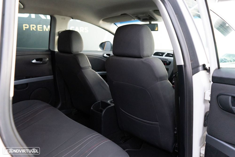 SEAT Leon 1.6 TDI DPF Ecomotive Sport - 40