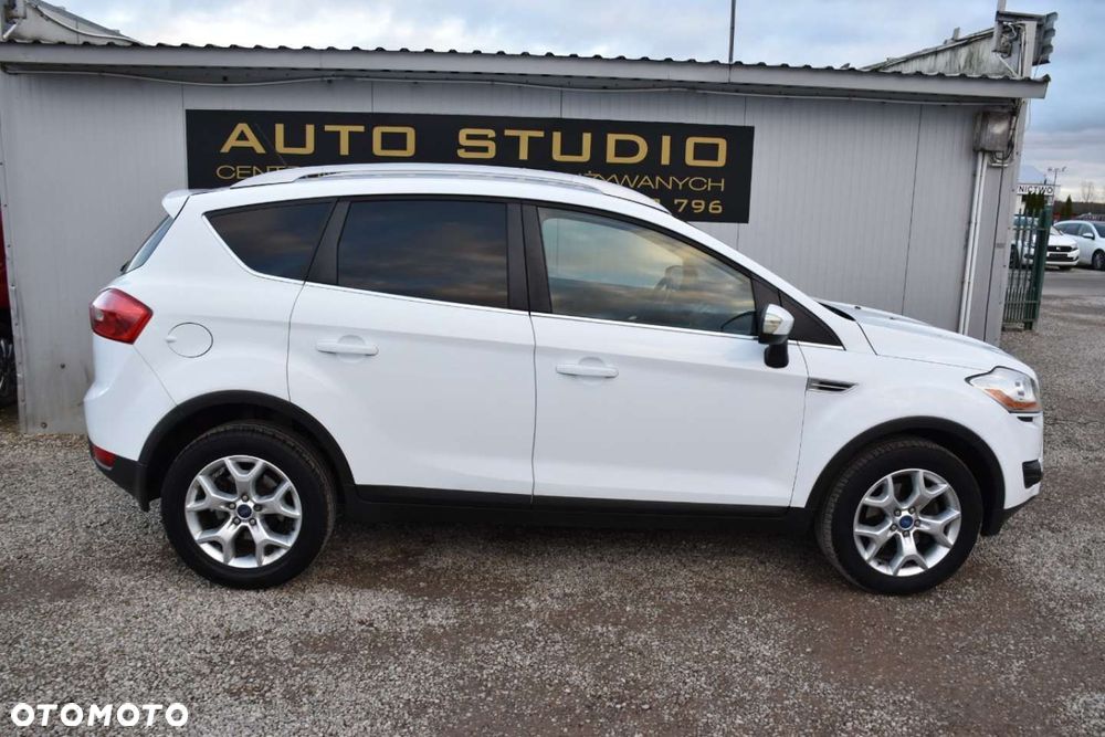 Ford Kuga 2.0 TDCi 2x4 Titanium - 31