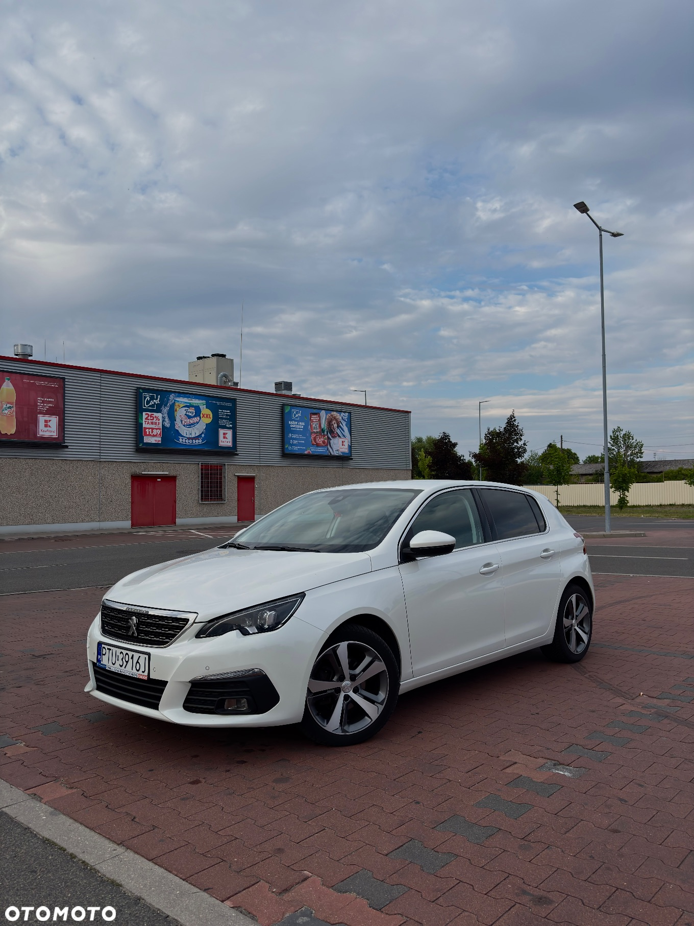Peugeot 308 1.2 PureTech GPF Allure S&S - 4