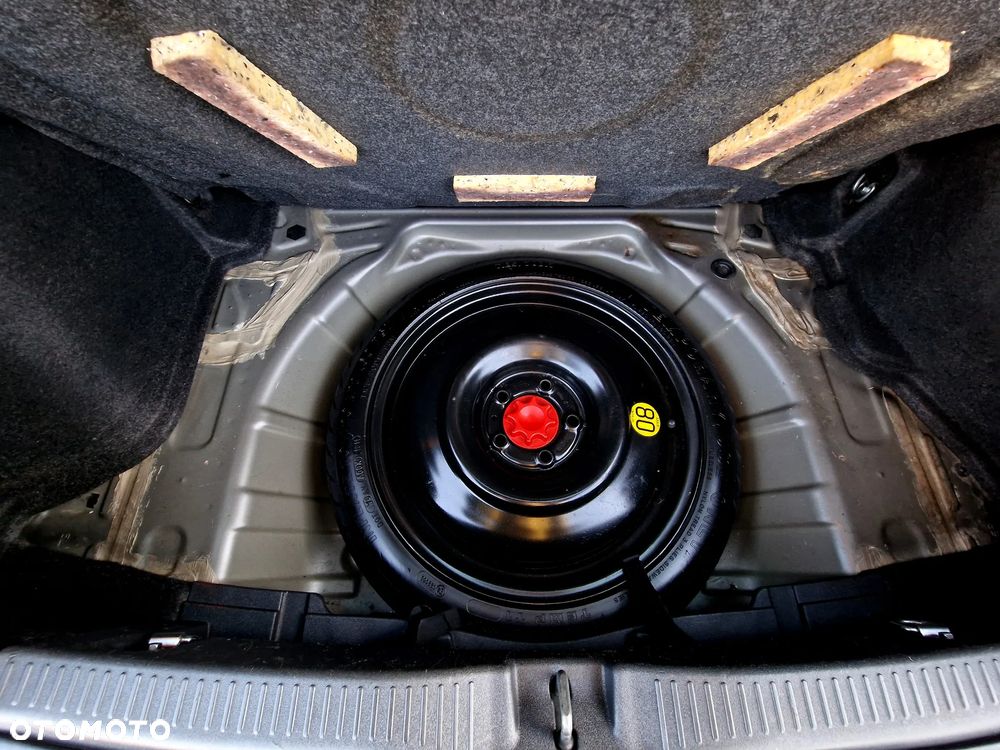 Toyota Auris 1.6 Premium - 29