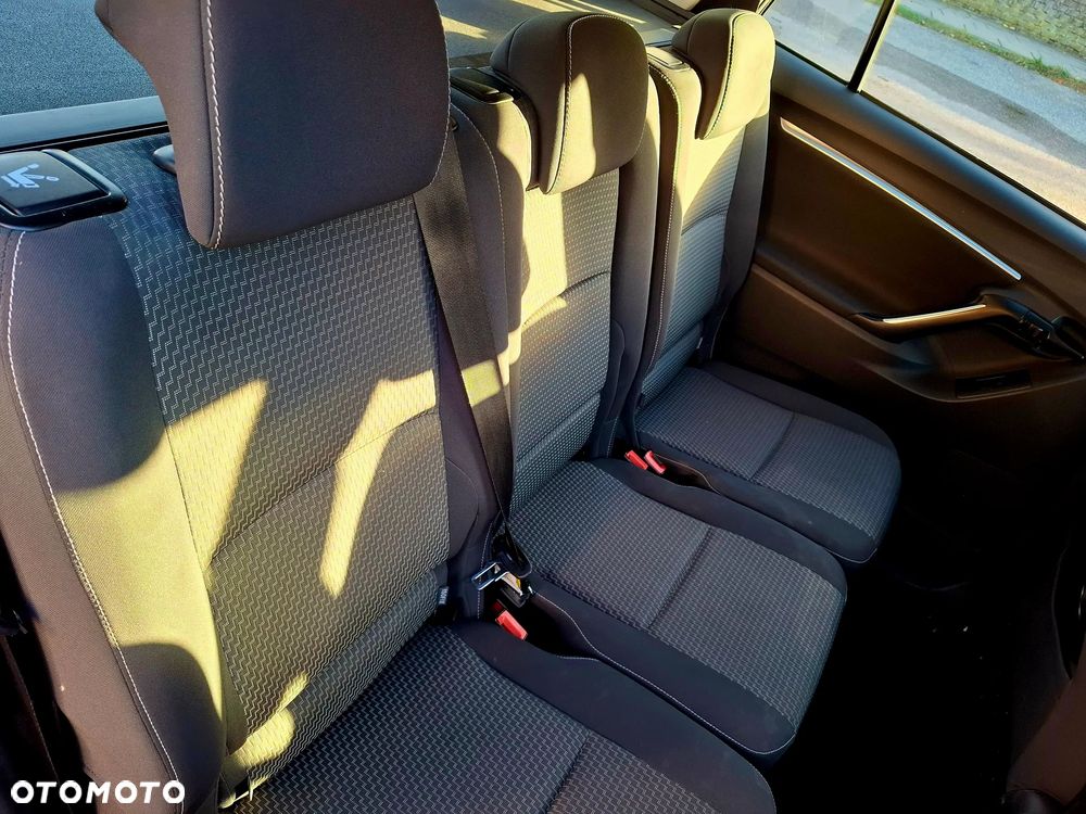 Toyota Verso 1.8 Premium 7os - 3