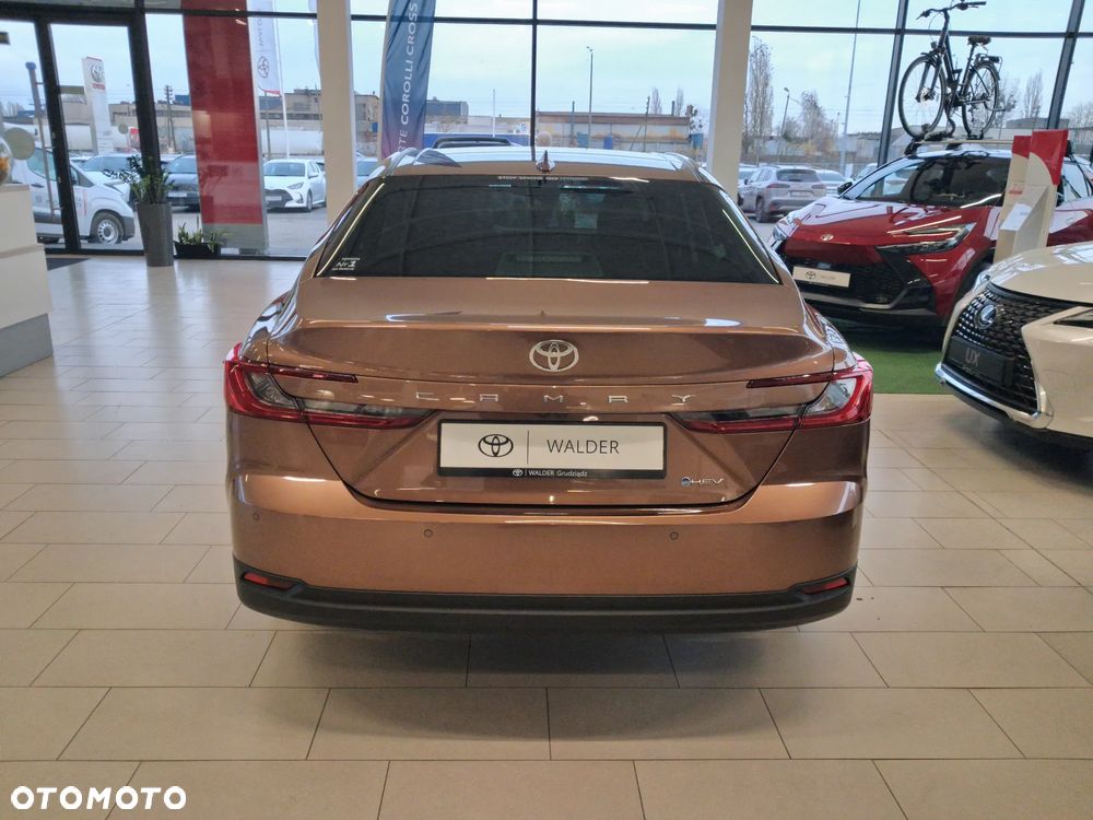 Toyota Camry 2.5 Hybrid Executive CVT - 4