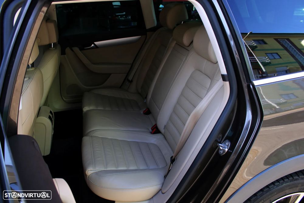 VW Passat Alltrack 2.0 TDI 4Motion DSG BlueMotion Tec - 25