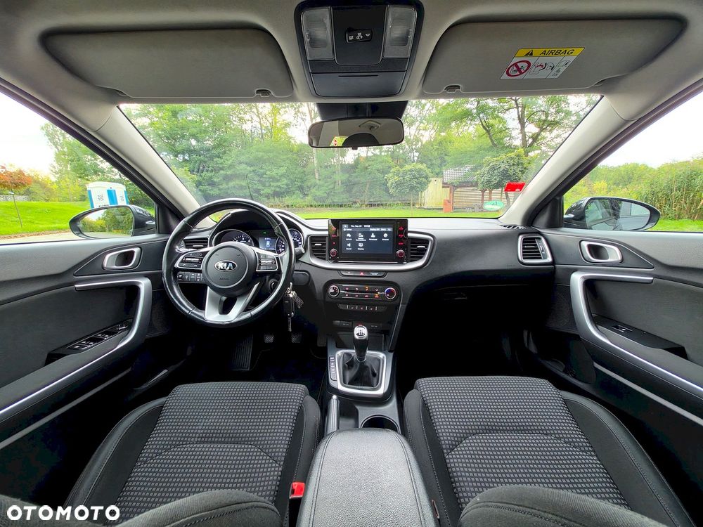 Kia Ceed 1.6 CRDi Eco-Dynamics+ (48V Mild-Hybrid) Vision - 26