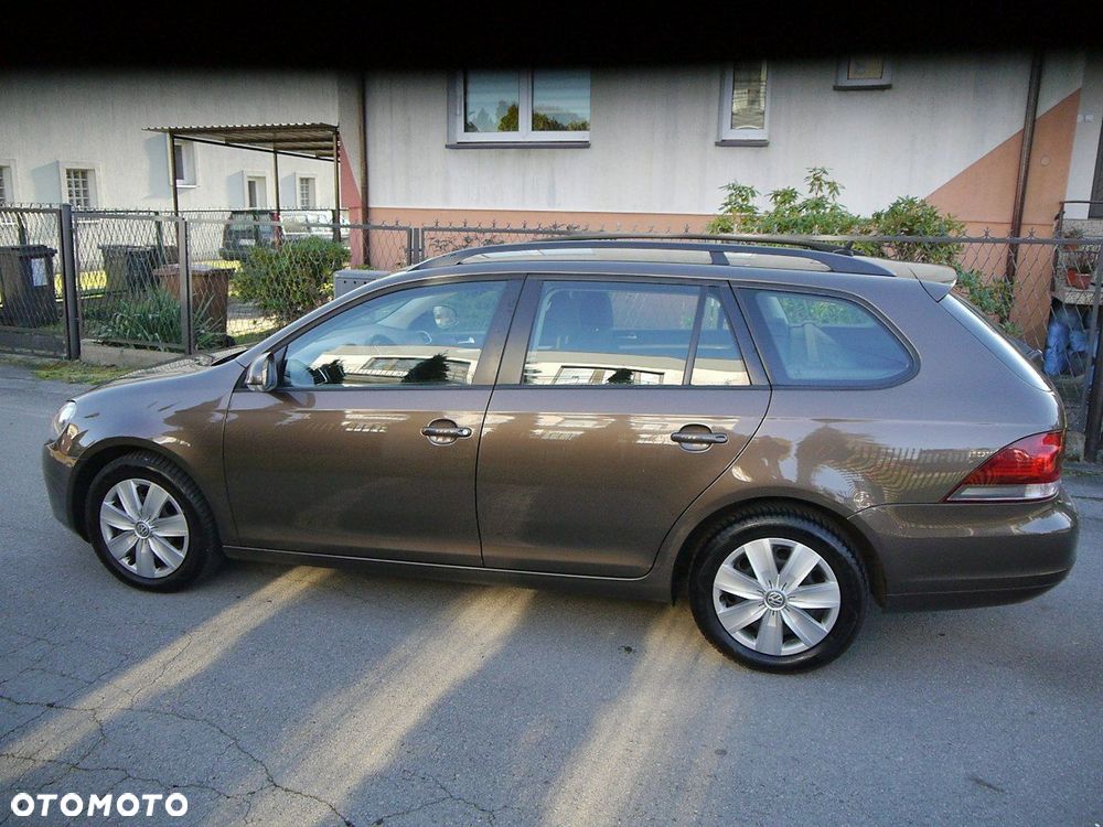 Volkswagen Golf - 10