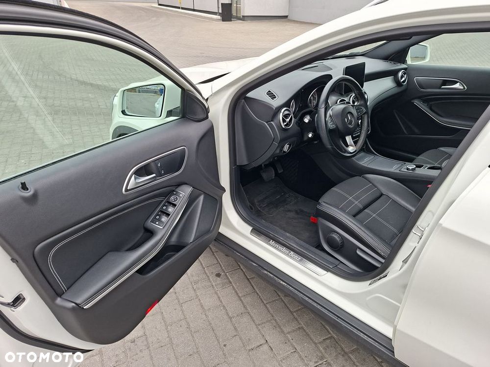 Mercedes-Benz GLA 250 4-Matic - 9