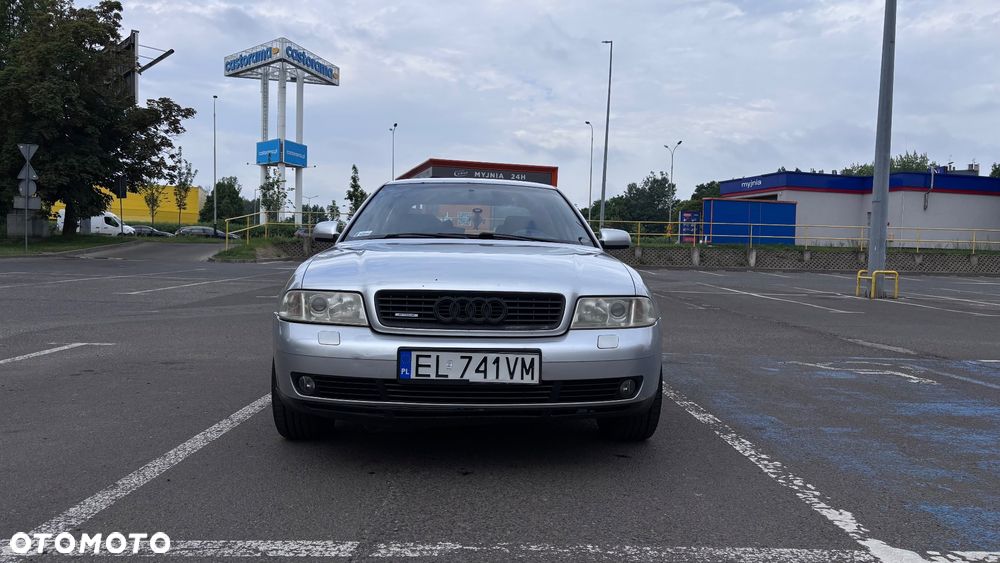 Audi A4 Limousine 2.4 Quattro - 3