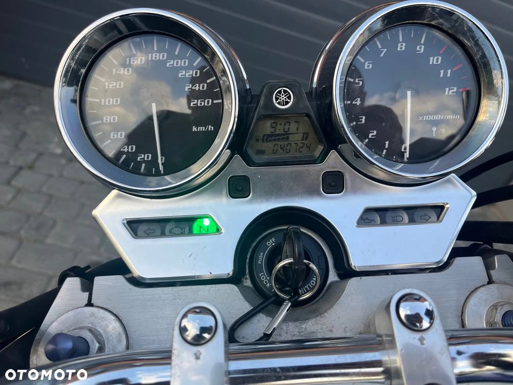 Yamaha XJR - 10