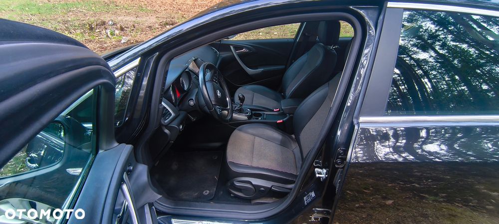 Opel Astra 2.0 CDTI Exklusiv - 12
