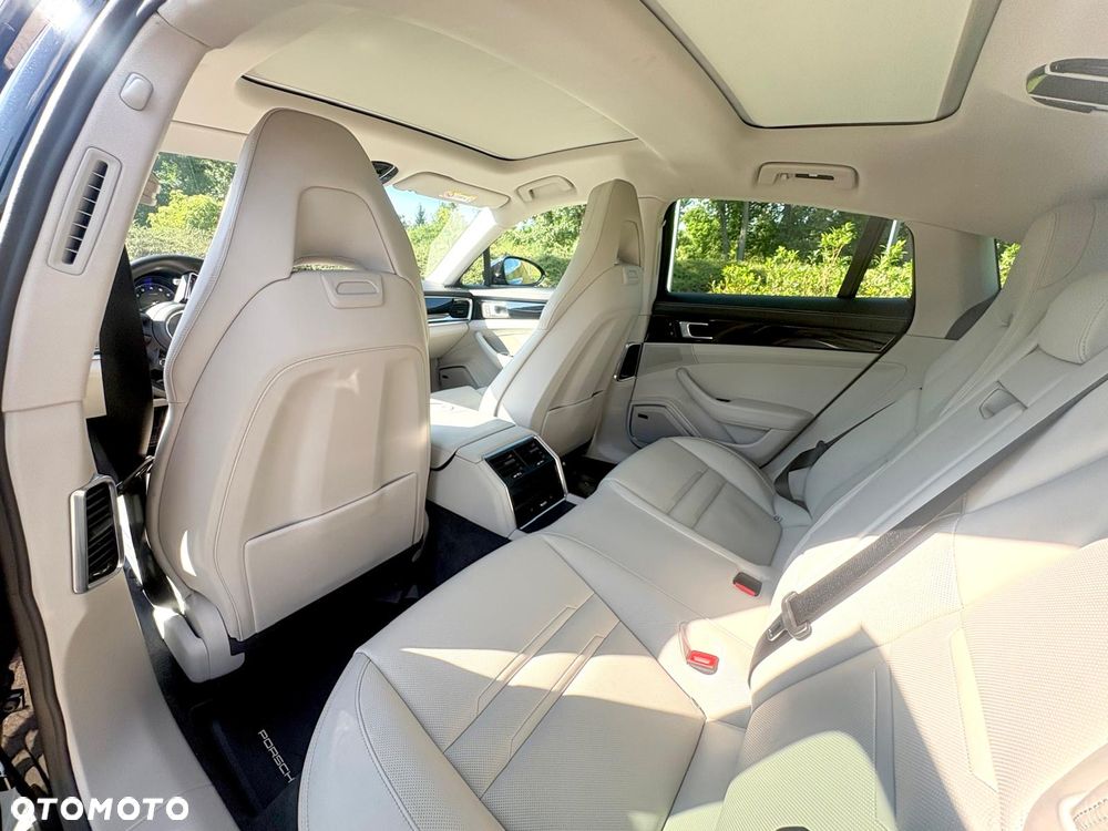 Porsche Panamera 4 E-Hybrid Platinum Edition - 7