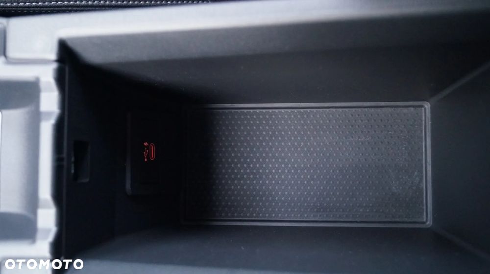 BMW Seria 1 118i Sport Line - 36