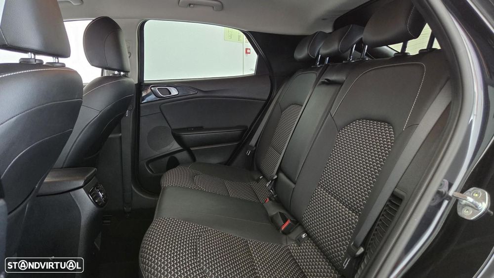 Kia XCeed 1.6 GDi PHEV Drive - 12
