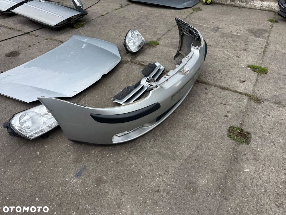 Volkswagen golf 5 drzwi srebrne srebrny srebrna maska zderzak pas przedni błotnik prawy lewej drzwi prawe lewe przednie tylnie tył lampa lampa przód prawa lewa lampa ty tylnia  zderzak przód prawa lewa maska - 3