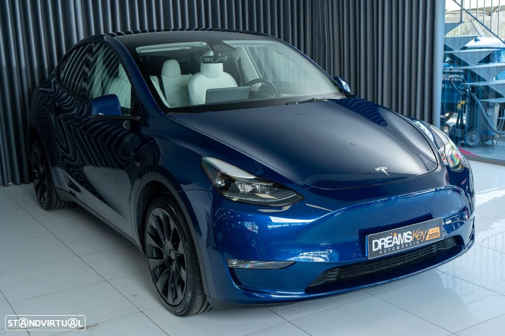 Tesla Model Y Long Range Dual Motor AWD - 31