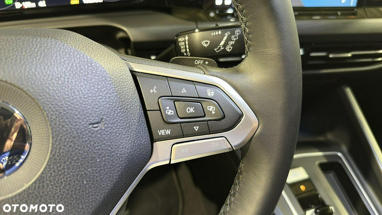 Volkswagen Golf - 21