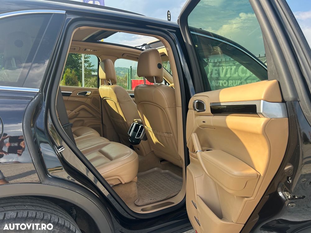 Porsche Cayenne - 18