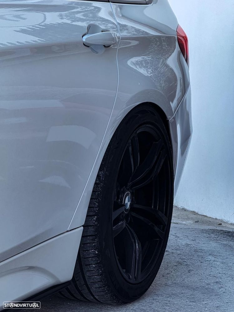 BMW 318 d Touring - 13