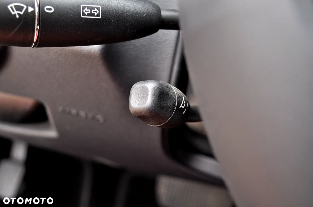 Mercedes-Benz Klasa E 350 CGI BlueEFFICIENCY 7G-TRONIC Avantgarde - 30