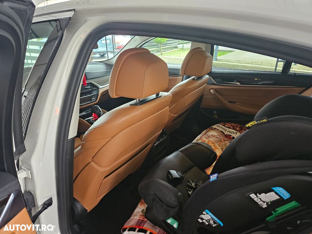 BMW Seria 5 520d AT - 10