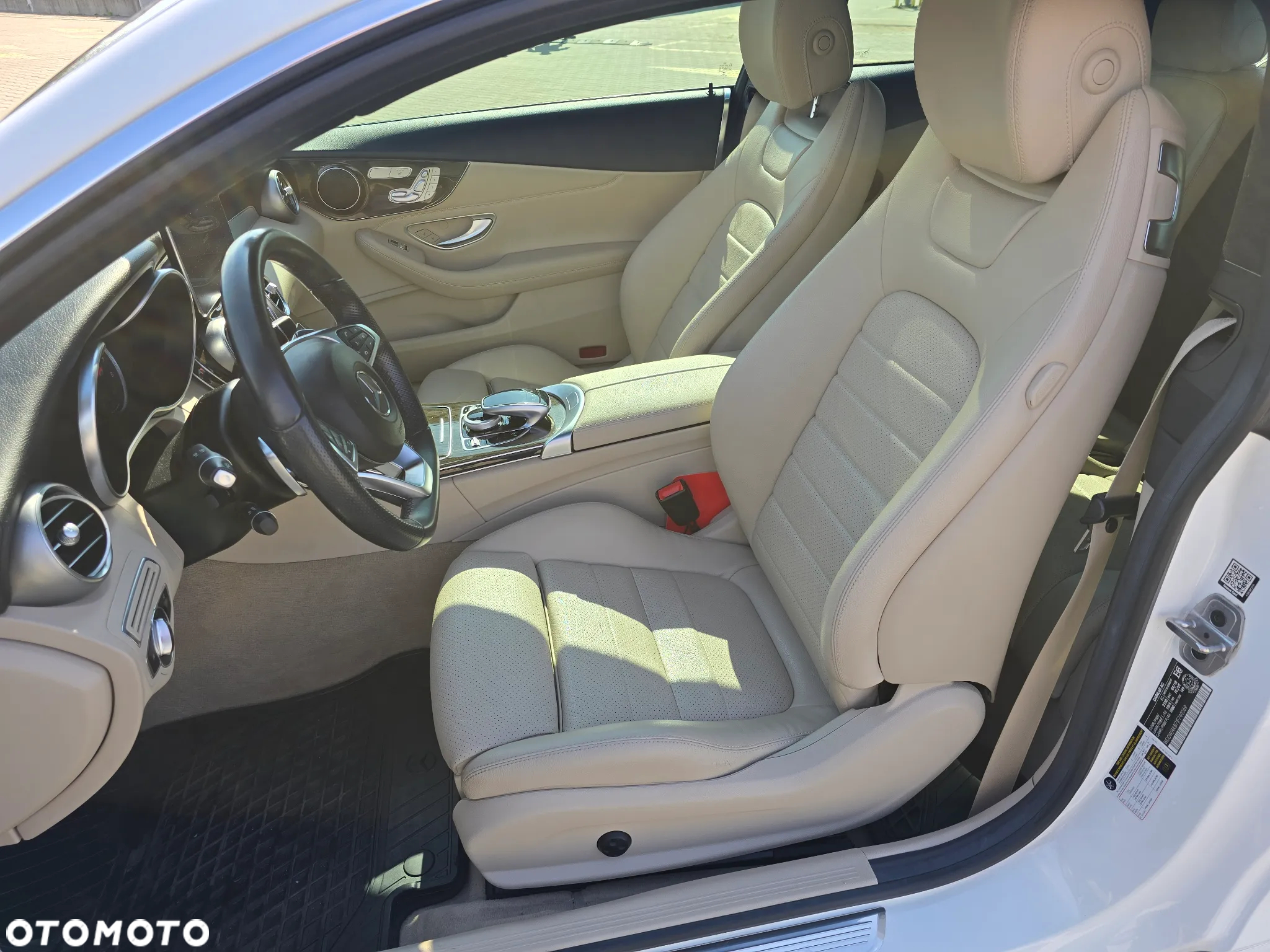 Mercedes-Benz Klasa C 300 Coupe 4Matic 9G-TRONIC - 15
