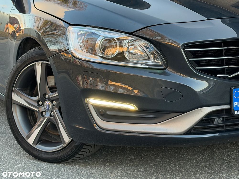 Volvo V60 D6 Plug-In-Hybrid AWD Geartronic Summum - 23