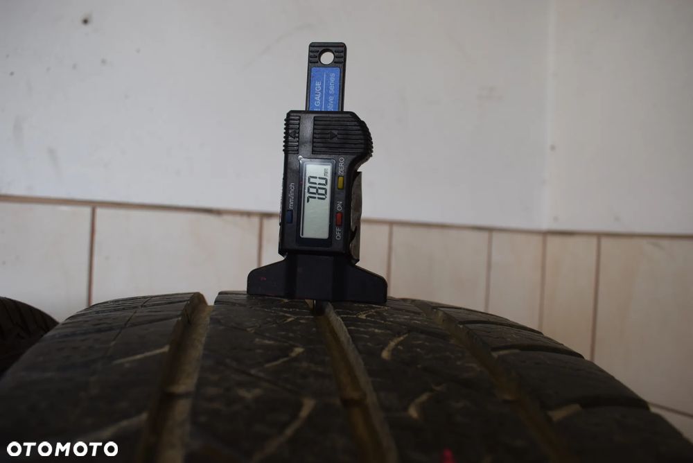 R16C 235/65 Goodyear Vector 4Seasons Cargo Cena za parę - 5