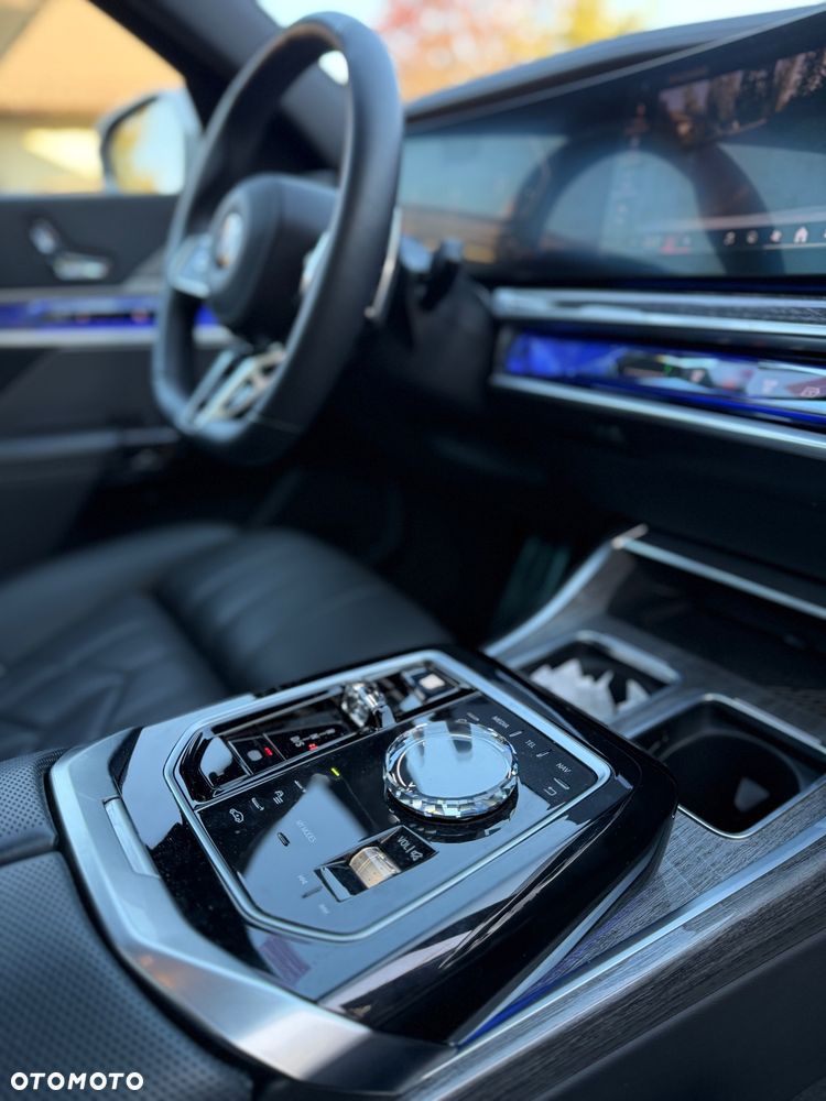 BMW Seria 7 740Li xDrive - 10