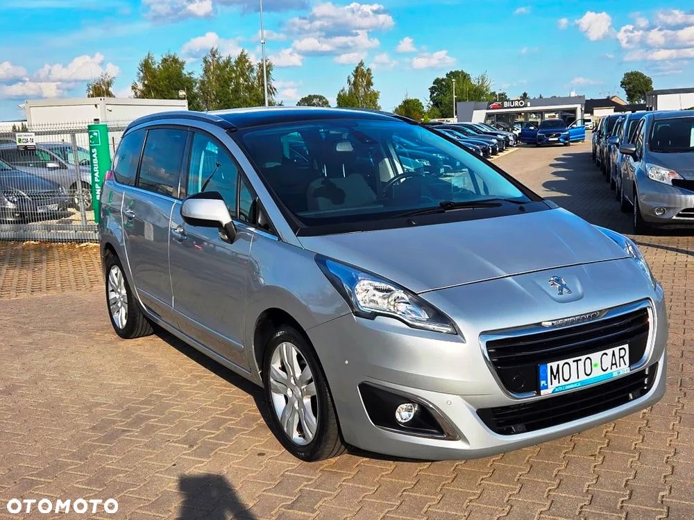 Peugeot 5008 HDI 115 Allure - 25