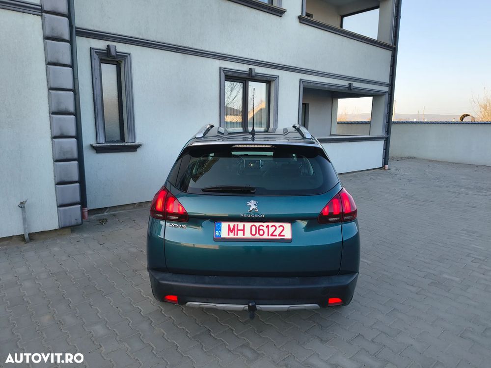 Peugeot 2008 1.2 PureTech Turbo Allure - 5