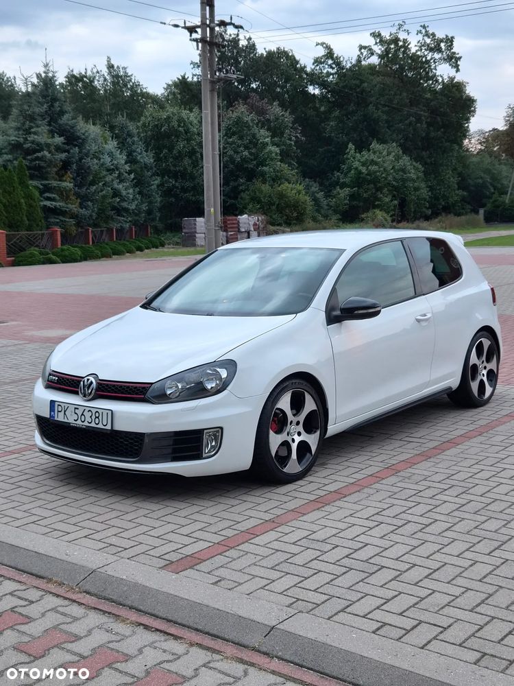 Volkswagen Golf 2.0 TSI GTI - 1