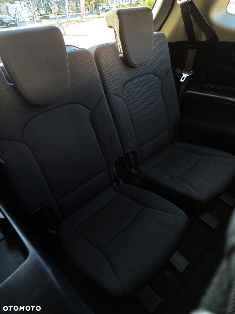 Kia Carens 1.7 CRDi L 7os - 27